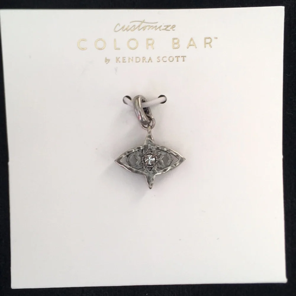 New Kendra Scott Double Link Bracelet with 3 Silver Tone Charm Accessories